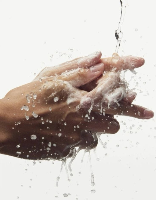 The Ultimate Guide to Cleansing: How to Do It Right and Pick the Perfect Cleanser 8 Oct